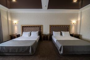Business Hotel Mask
