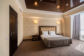 Business Hotel Mask