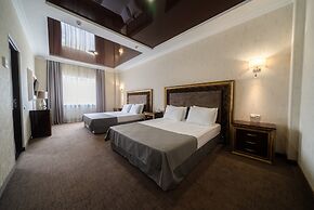 Business Hotel Mask