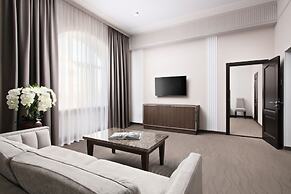 Business Hotel Mask
