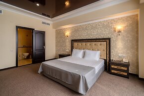 Business Hotel Mask