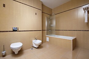 Business Hotel Mask