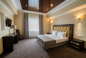 Business Hotel Mask