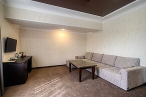 Business Hotel Mask