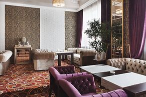 Business Hotel Mask