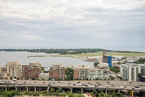 GLOBALSTAY. Elegant Downtown Apartments