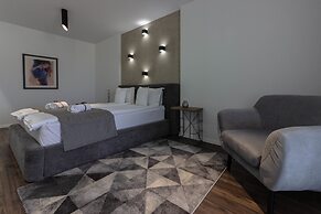 Ares Aparthotel