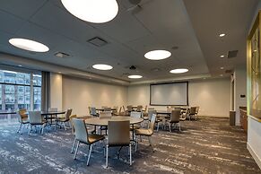Holiday Inn Express & Suites Charlotte - South End by IHG