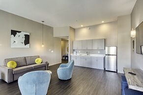Holiday Inn Express & Suites Charlotte - South End by IHG
