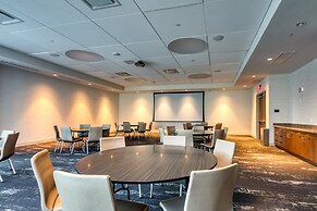 Holiday Inn Express & Suites Charlotte - South End by IHG