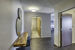 Holiday Inn Express & Suites Charlotte - South End by IHG