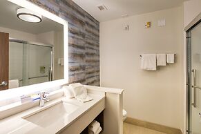 Holiday Inn Express & Suites Charlotte - South End by IHG