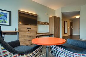 Holiday Inn Express & Suites Charlotte - South End by IHG
