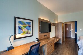Holiday Inn Express & Suites Charlotte - South End by IHG