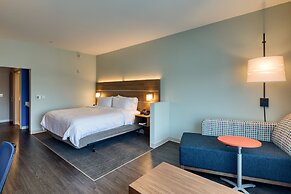 Holiday Inn Express & Suites Charlotte - South End by IHG