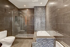 Destination Stays - LOFT HOUSE Quartier des Spectacles