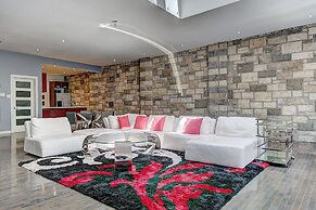 Destination Stays - LOFT HOUSE Quartier des Spectacles