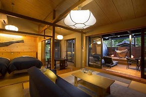 Tsutaya Tokinoyado Kazari