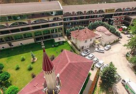 Sarot Termal Park Resort & Spa - Halal Hotel