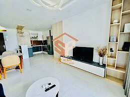 Sunrise City Alm's Luxury Apartment