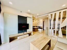 Sunrise City Alm's Luxury Apartment