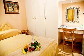 Lalapanzi Hotel and Conference Centre