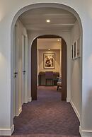 M Suite Hotel