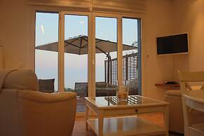 The Infinity 180 Luxury Suites - Adults Only