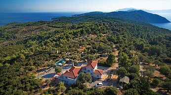 The Infinity 180 Luxury Suites - Adults Only