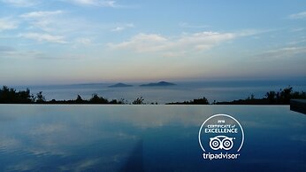 The Infinity 180 Luxury Suites - Adults Only