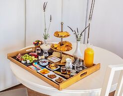 The Infinity 180 Luxury Suites - Adults Only