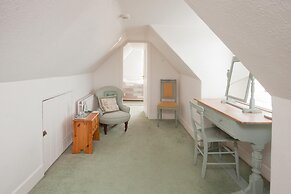 The Old House Guesthouse