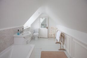 The Old House Guesthouse
