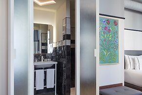 Hotel Praktik Èssens