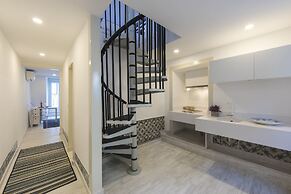 Traditional Duplex in Principe Real