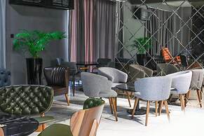 Sky Roof Hotel