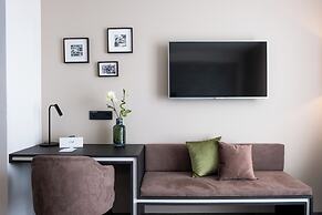 in2 The Boardinghouse