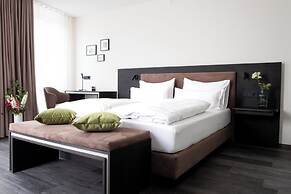 in2 The Boardinghouse