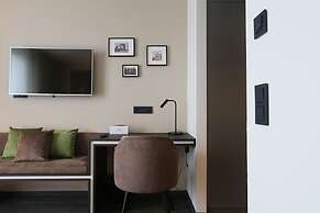 in2 The Boardinghouse
