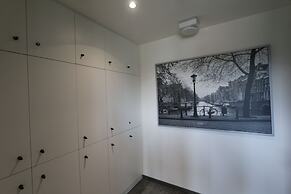 in2 The Boardinghouse