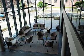 in2 The Boardinghouse