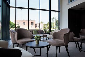 in2 The Boardinghouse