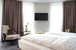 in2 The Boardinghouse