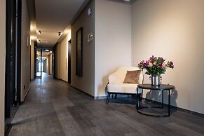 in2 The Boardinghouse