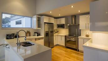 Mountain & Lake Views