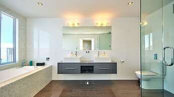 Mountain & Lake Views