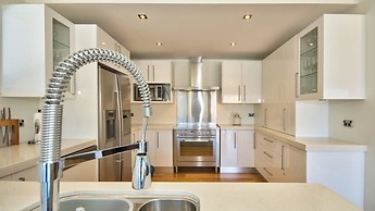 Mountain & Lake Views