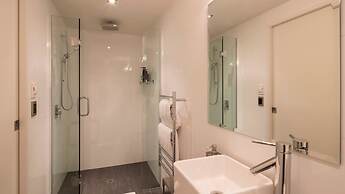 Mountain & Lake Views