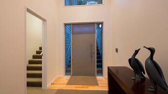 Mountain & Lake Views