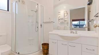 Tora Bay Exclusive Estate